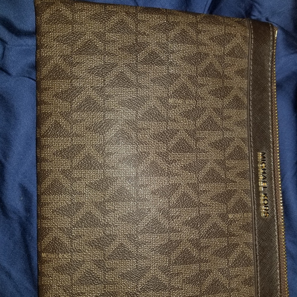 Wristlet